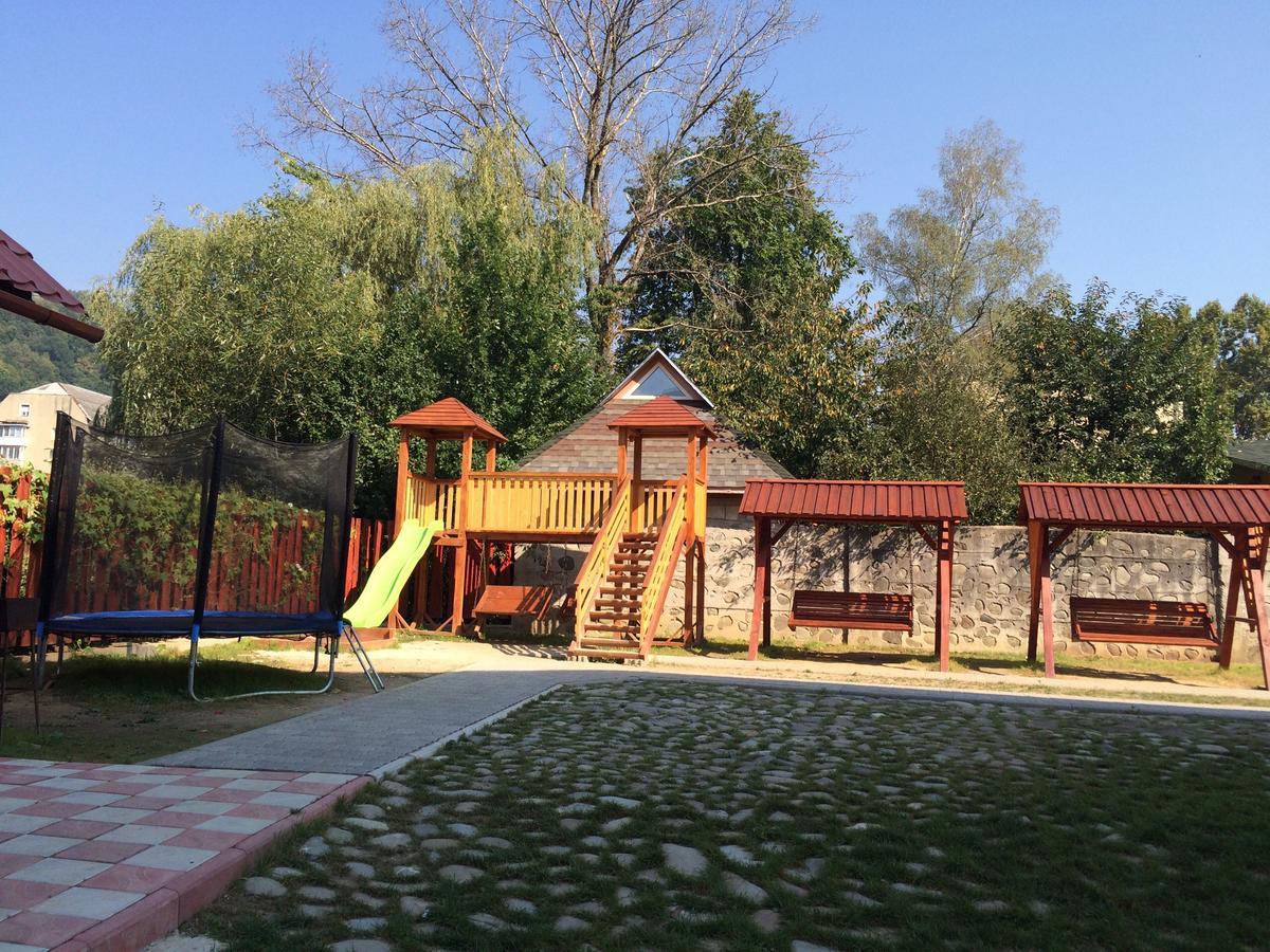 Dream Hostel Carpathians Rakhiv Ngoại thất bức ảnh